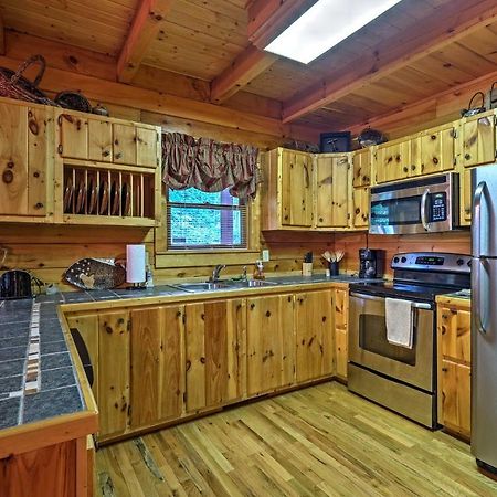 Willa Pigeon Forge Cabin With Hot Tub, Grill And Pool Table! Sevierville Zewnętrze zdjęcie