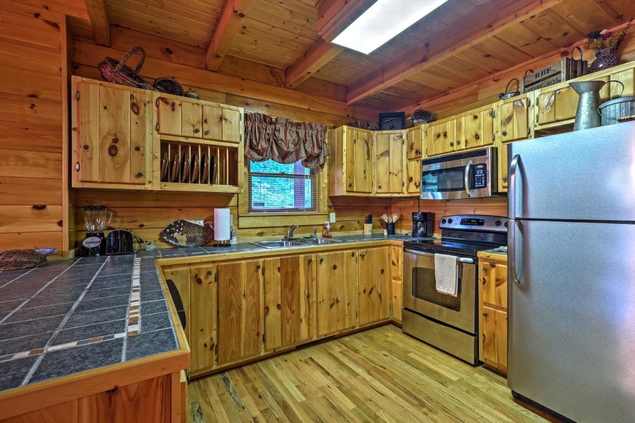Willa Pigeon Forge Cabin With Hot Tub, Grill And Pool Table! Sevierville Zewnętrze zdjęcie