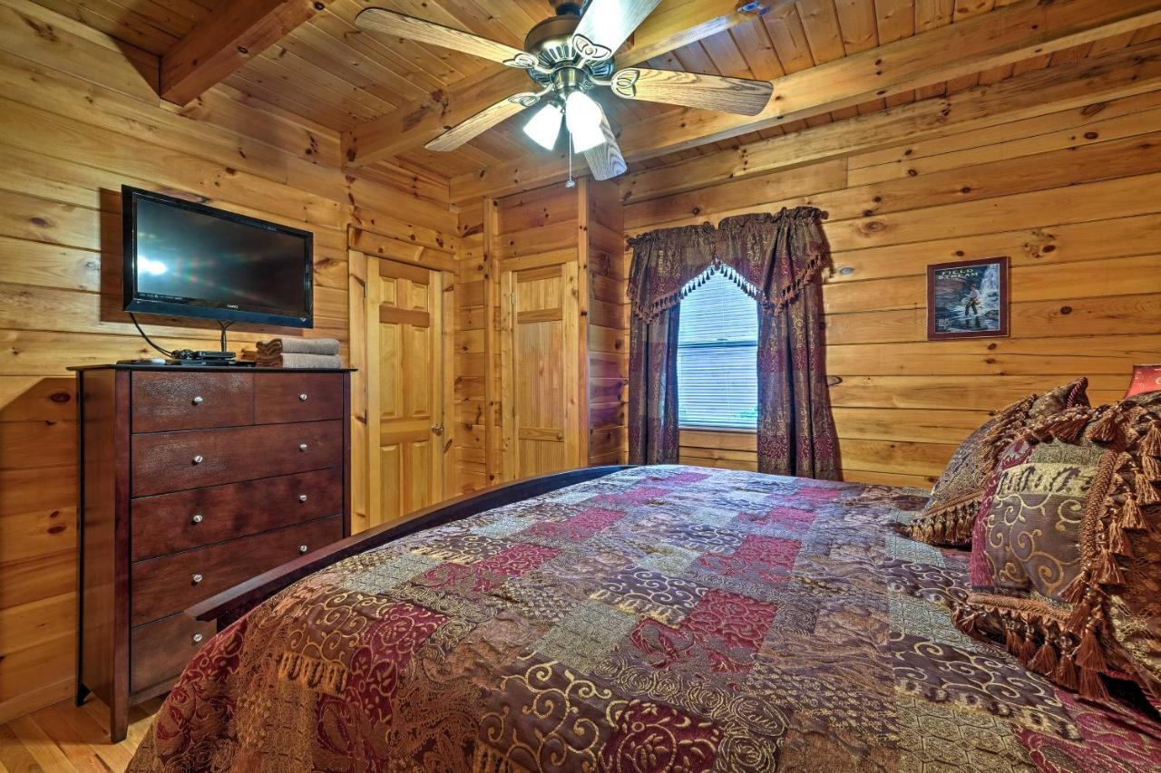 Willa Pigeon Forge Cabin With Hot Tub, Grill And Pool Table! Sevierville Zewnętrze zdjęcie